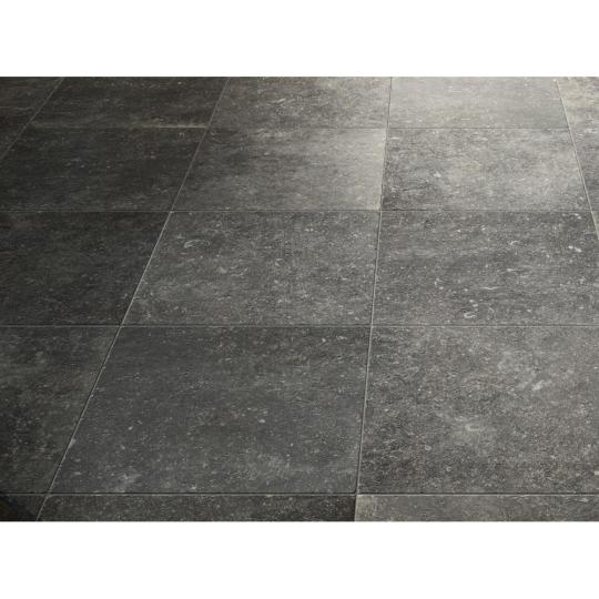 sotet szinu medence terasz burkolat kohatasu rusztikus fagyallo csuszasmentes nappali vegyes rakas romai szurke fekete mediterran burkolatok negyzetes budapest lameridian lakberendezesi uzlet szurke csuszasmentes.jpg